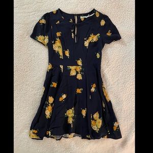 UO Kimchi Blue Floral Keyhole Dress Sz 2